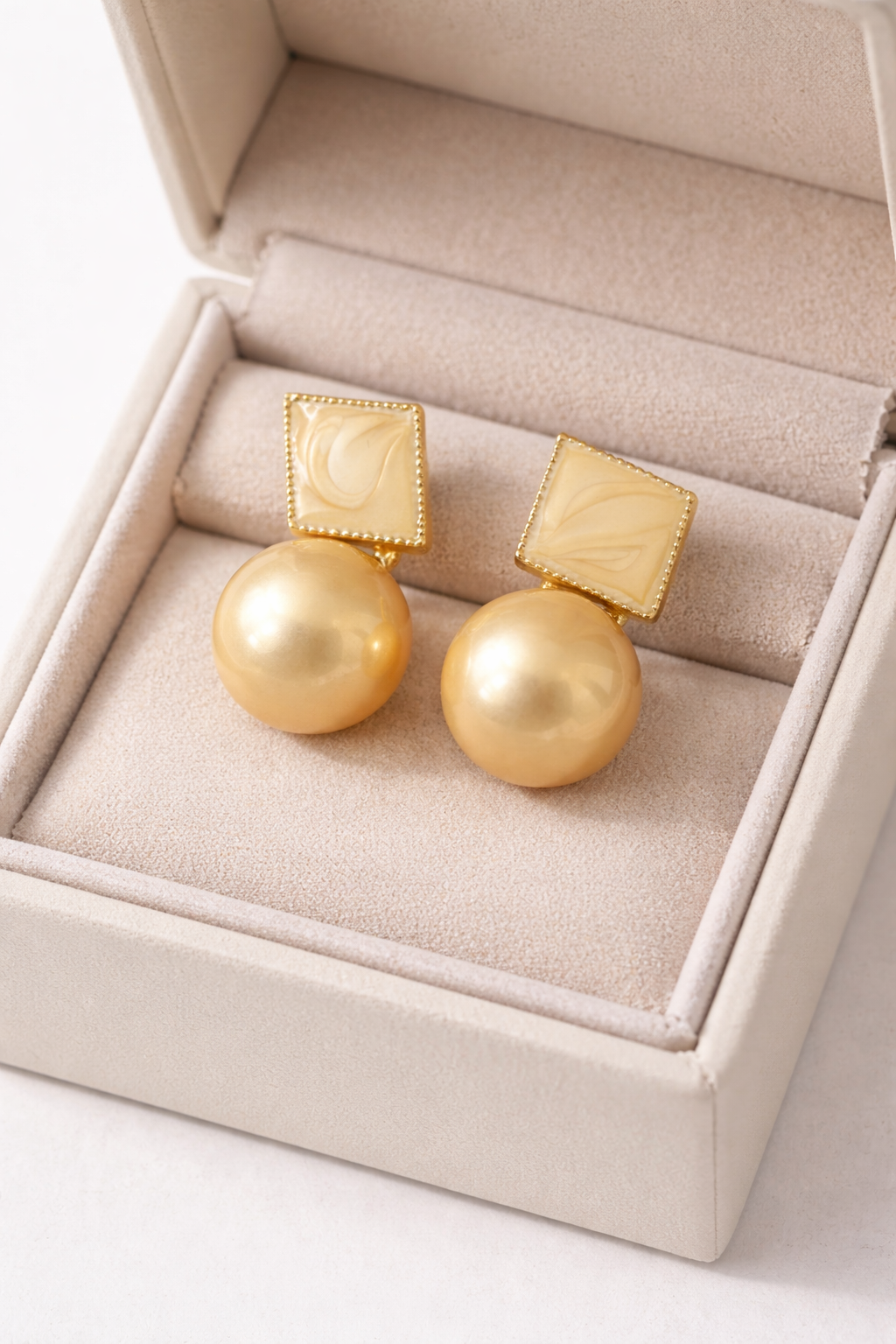 golden-pearl-square-drop-earrings-3.png
