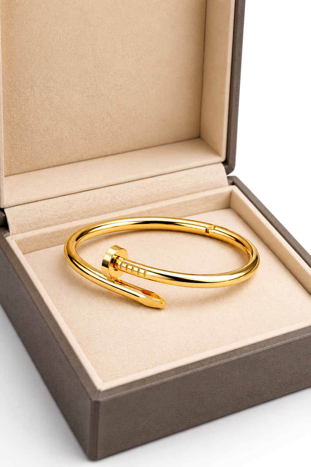 classic-gold-nail-wrap-bangle-3.png