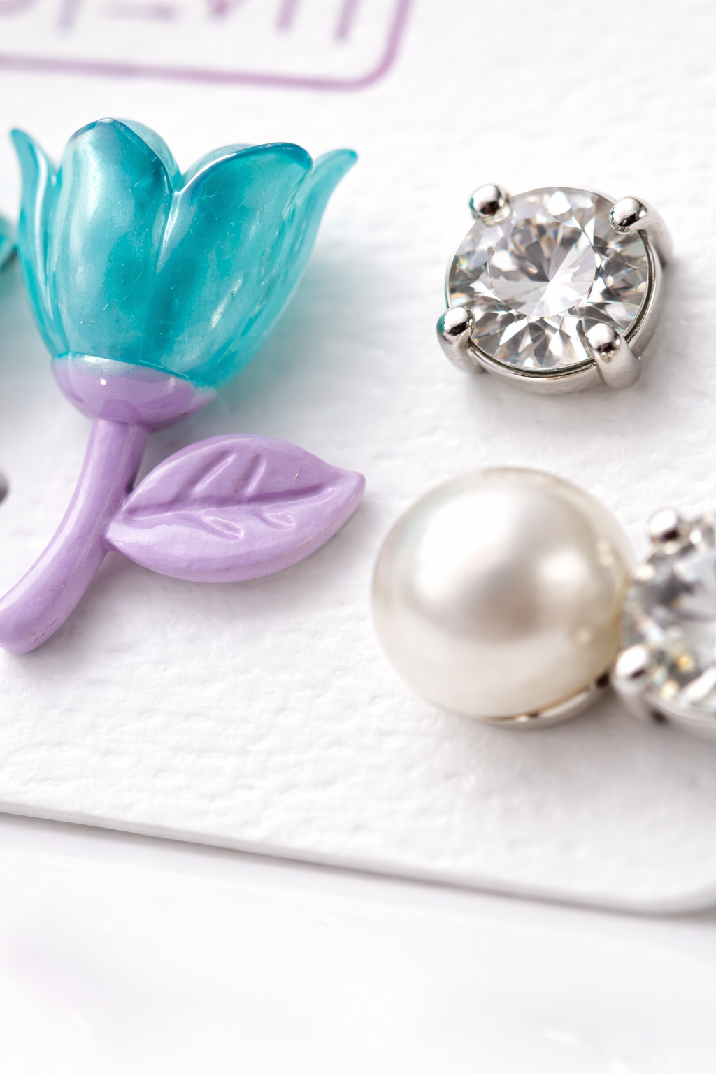 floral-pearl-multi-stud-earring-set-3-pairs-2.png