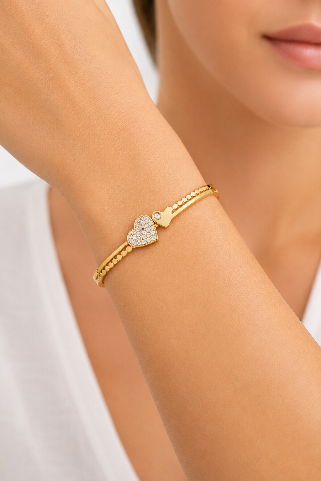 gold-crystal-heart-charm-bracelet-4.png