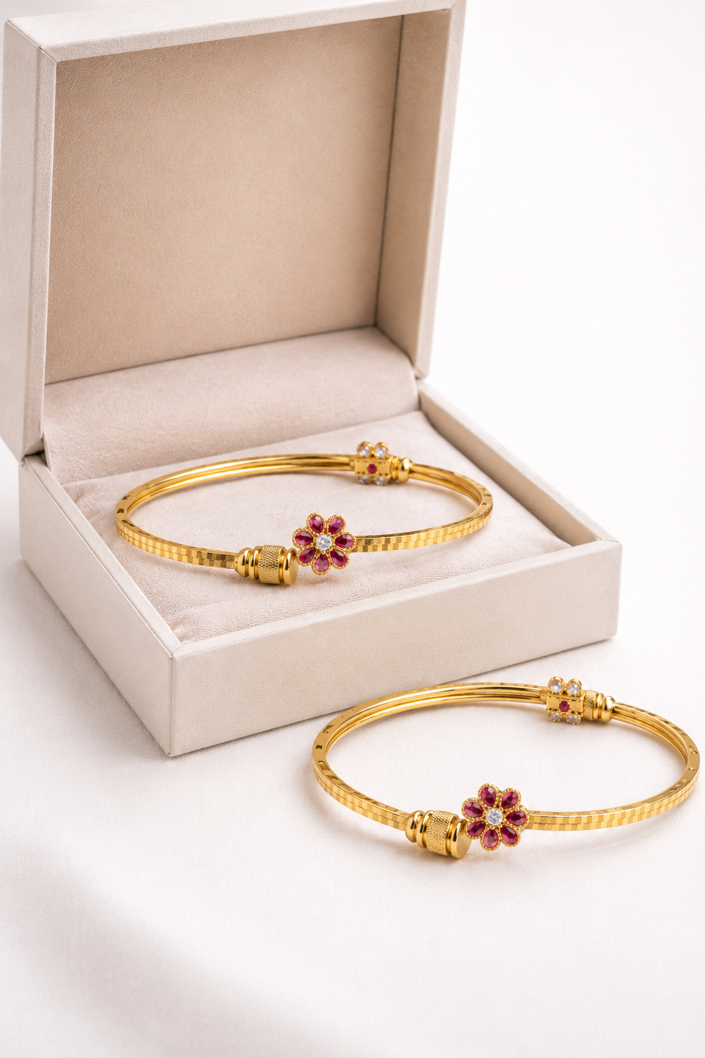 gold-floral-stone-accent-bangle-set-3.png