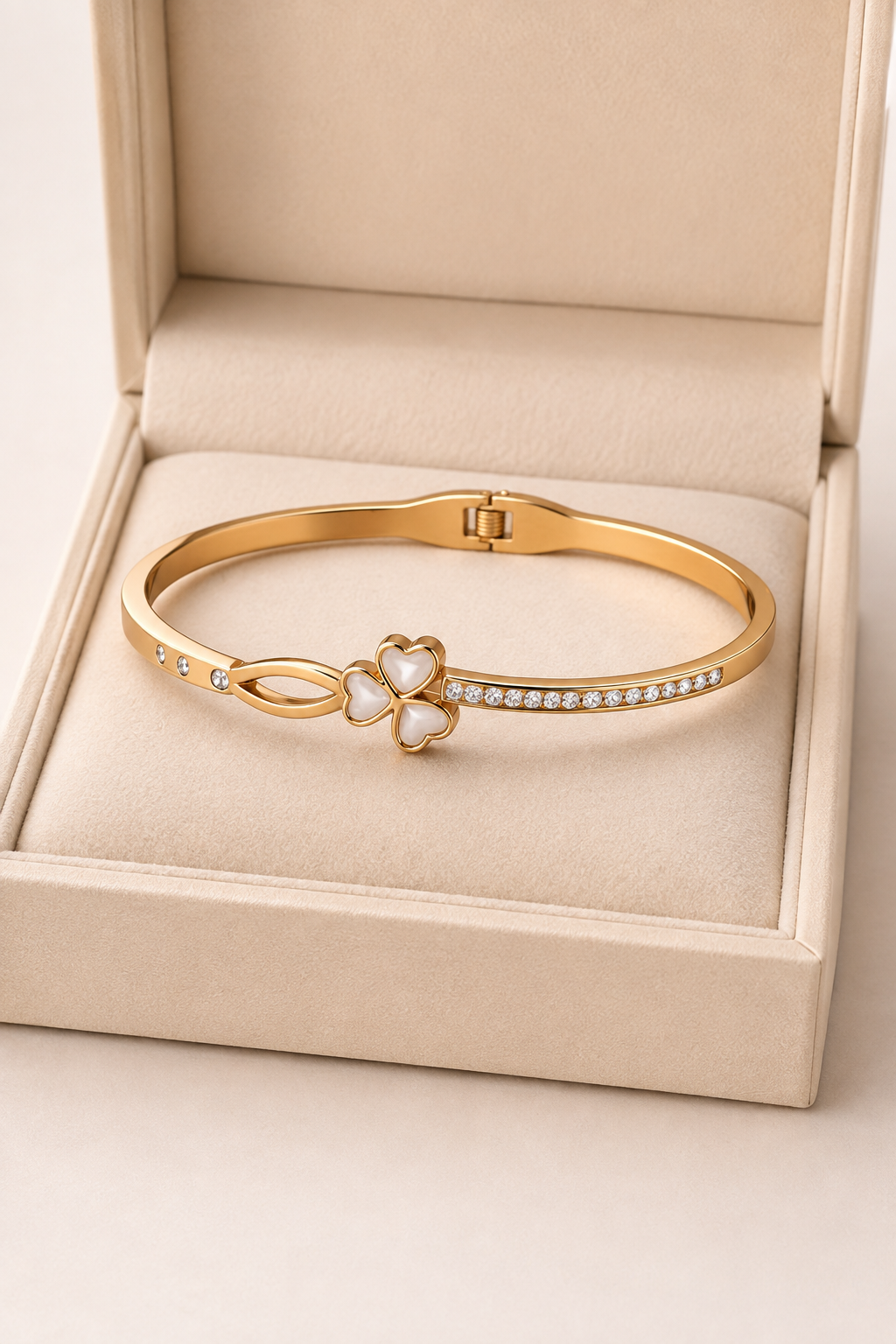 rose-gold-clover-crystal-charm-bracelet-1.png