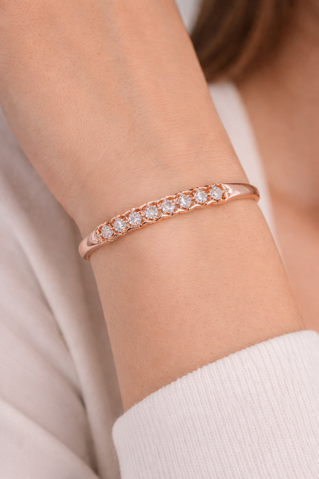 rose-gold-crystal-wave-line-bracelet-4.png