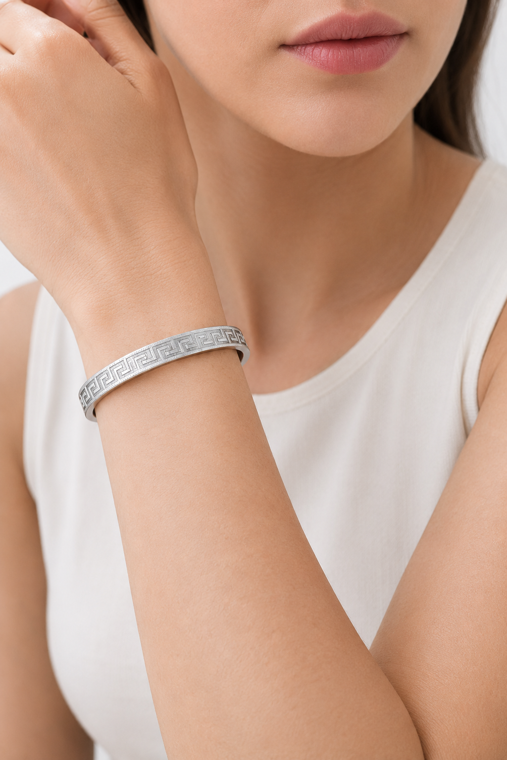 silver-engraved-greek-pattern-bracelet-4.png