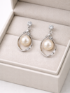 silver-teardrop-pearl-dangle-earrings-3.png